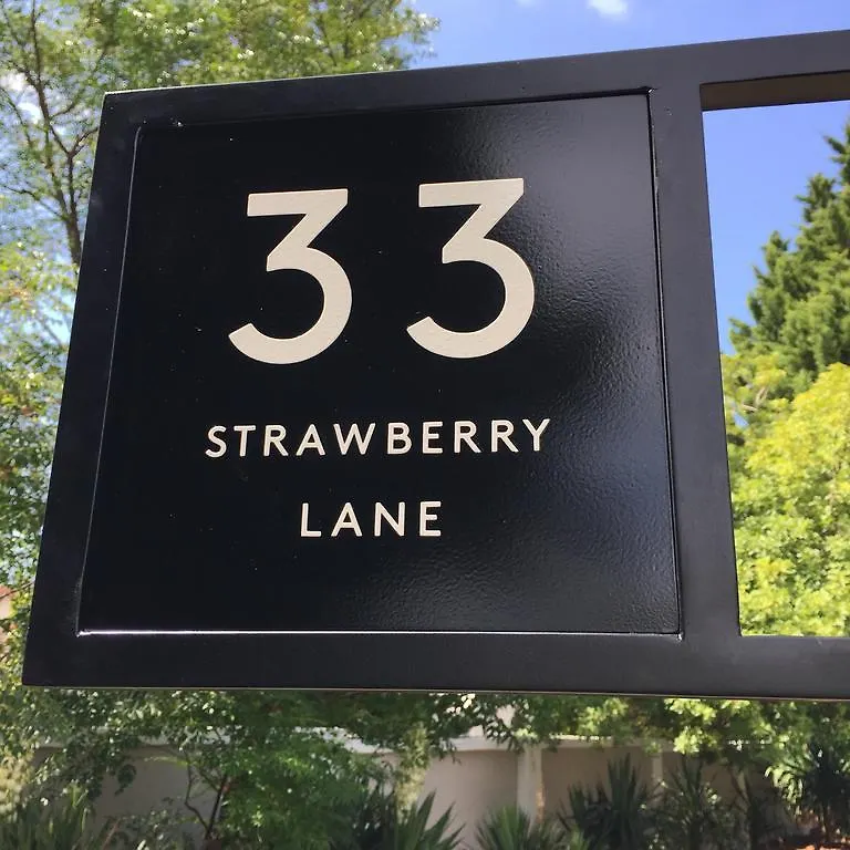 33 Strawberry Lane - Studio&Cottage Kapstadt